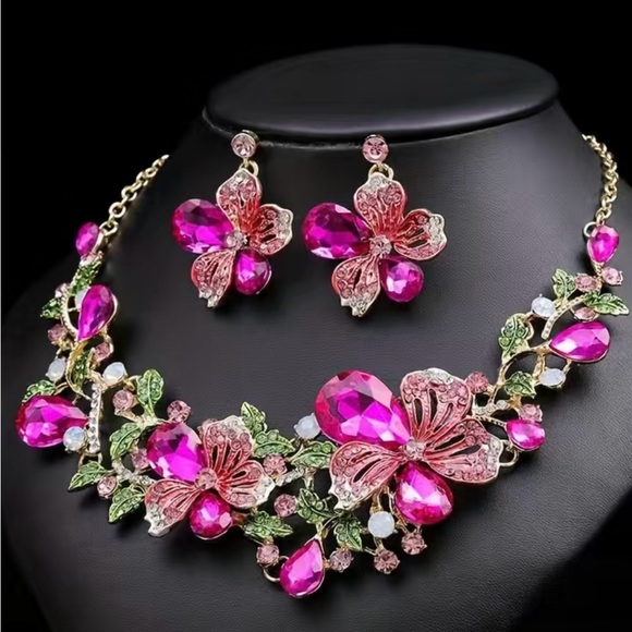 Jane Chic Designs Secret Garden Necklace and Earring Set - Picture 1 of 5